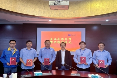 “两站”交流深入项目研究  校企合作助推k1体育发展