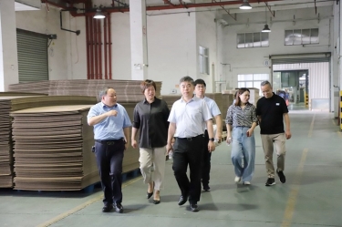 平湖市委常委、副市长张斌莅临k1体育全资子公司平湖景包调研残疾人就业工作