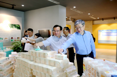 2019年 5月22日，时任浙江省社会组织综合党委专职副书记、省民政厅社会组织管理局局长蔡国华莅临k1体育调研企业发展情况和党建工作